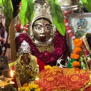 Meet your Posher, Queen